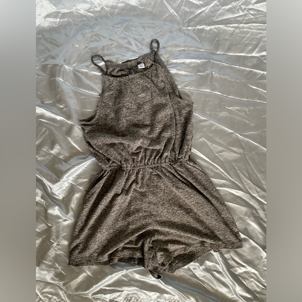 Old navy gray romper, cute!
